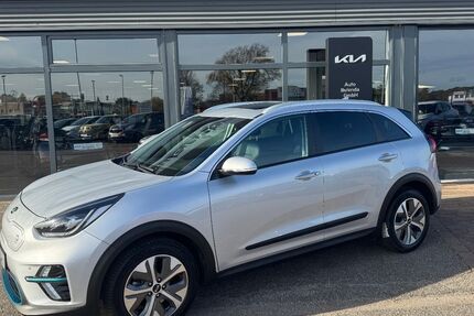 Kia Niro 69.500 km 23.970 € Wesel 46485