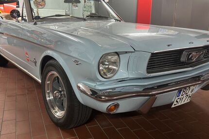 Ford Mustang 125.000 km 49.500 &euro; Bochum 44797