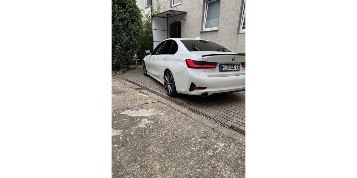 BMW 330i 61.300 km 33.500 € Herne 44623