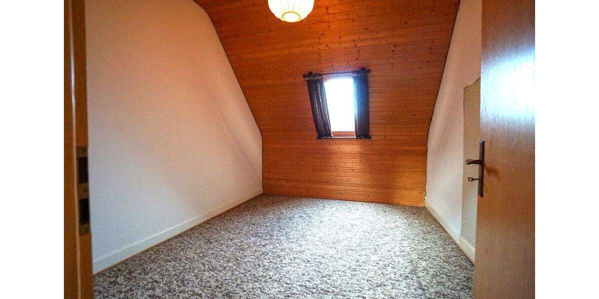 Rheinberg-Ossenberg: Sanierungsbedürftiges Schmuckstück 5 zimmer