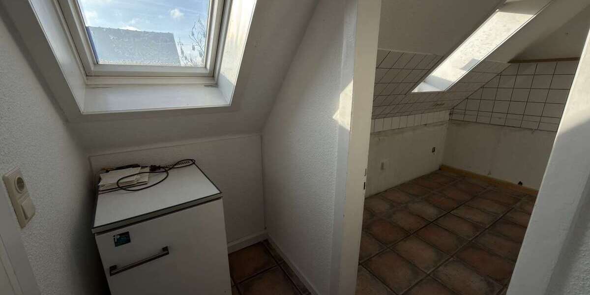 Charmante 2,5-Zimmer-Dachgeschosswohnung in Hattingens Altstadt mit hohen Decken und Komfort - Dachgeschoßwohnung Hattingen | Angebot:27365948
