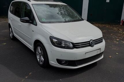 VW Touran 47.733 km 14.800 &euro; Duisburg 47055