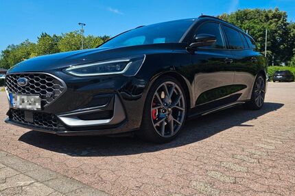 Ford Focus 49.300 km 29.999 &euro; Duisburg 47199