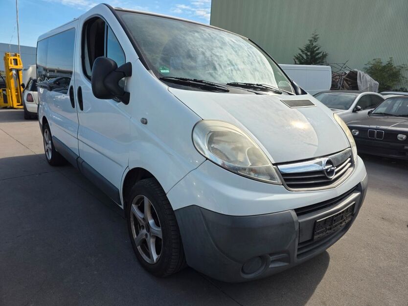 Opel Vivaro 299.000 km 5.800 € Moers 47441