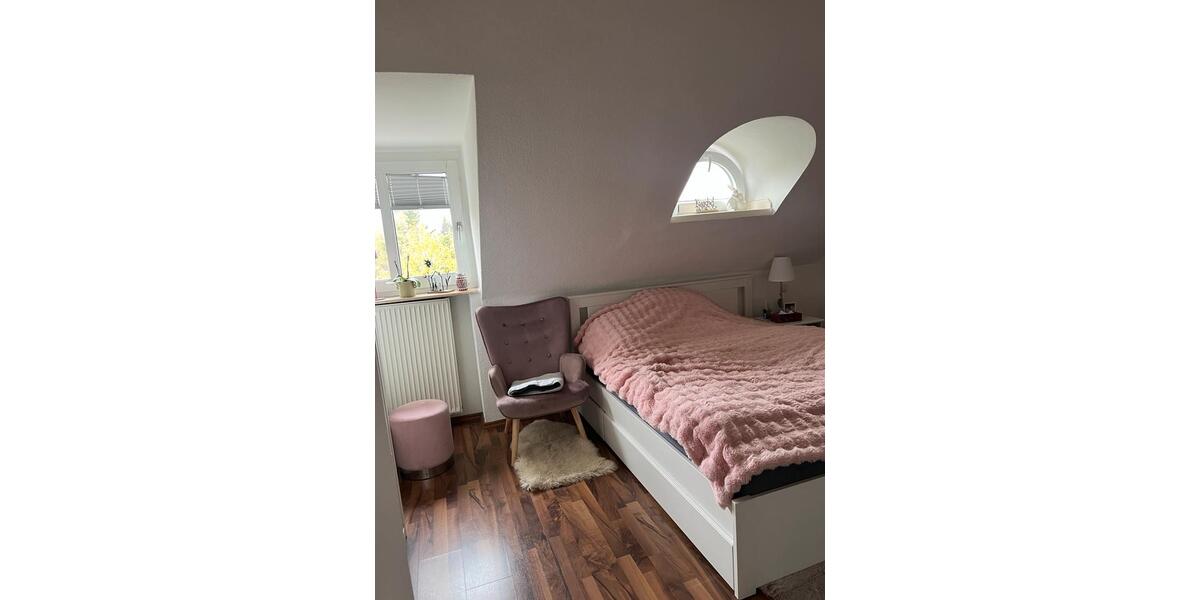 Dachgeschoßwohnung Gelsenkirchen Buer - 3 Zimmer, 80 m&sup2;, 715&euro; | Angebot:26134673