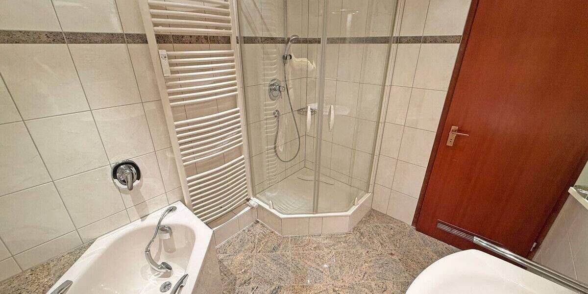 Etagenwohnung Dinslaken Bruch - 3 Zimmer, 79 m&sup2;, 180.000&euro; | Angebot:26816645