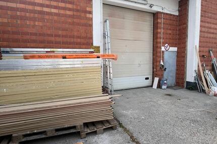 Halle mit Büro • ebenerdig • Stellplätze • WC vorhanden zimmer