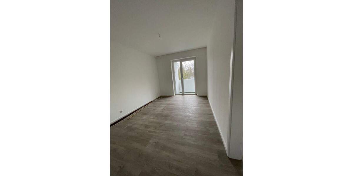 Wohnen am Duisburger Kaiserberg: großzügig aufgeteilte, vor 3 Jahren modernisierte 3- Zimmer-Wohnung (zwei Balkone). 3 zimmer