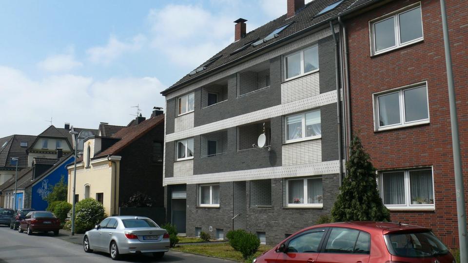 Dachgeschoßwohnung Duisburg Mittelmeiderich - 2 Zimmer, 60 m&sup2;, 450&euro; | Angebot:26326973