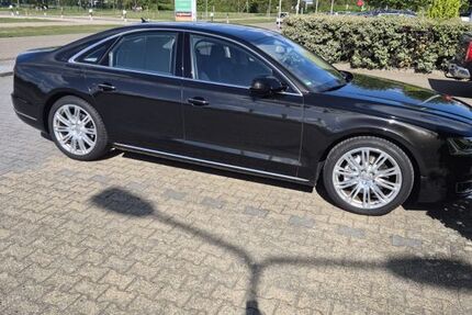 Audi A8 154.500 km 27.000 &euro; Duisburg 47057