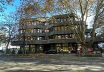 285 m² Büro- und Praxisflächen direkt an der B1