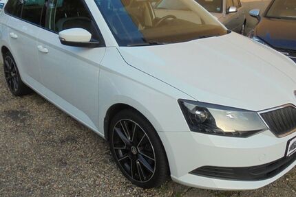 Skoda Fabia 102.000 km 8.999 &euro; Duisburg 47249