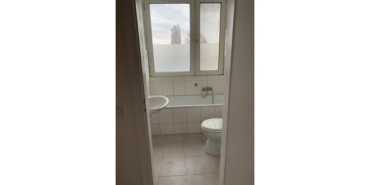 700,- € WARM 2-Raum Weitblick-Apartment Cityhochhaus Esplanade 2 zimmer