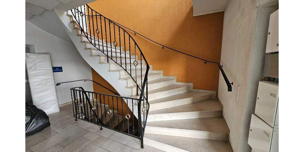 Repräsentative Büroetage in RE-Hillerheide, 380m² im 1.OG, verkehrsgünstige Lage, Klima, teilmöbliert, 8,50€m², provisionsfrei 1 zimmer