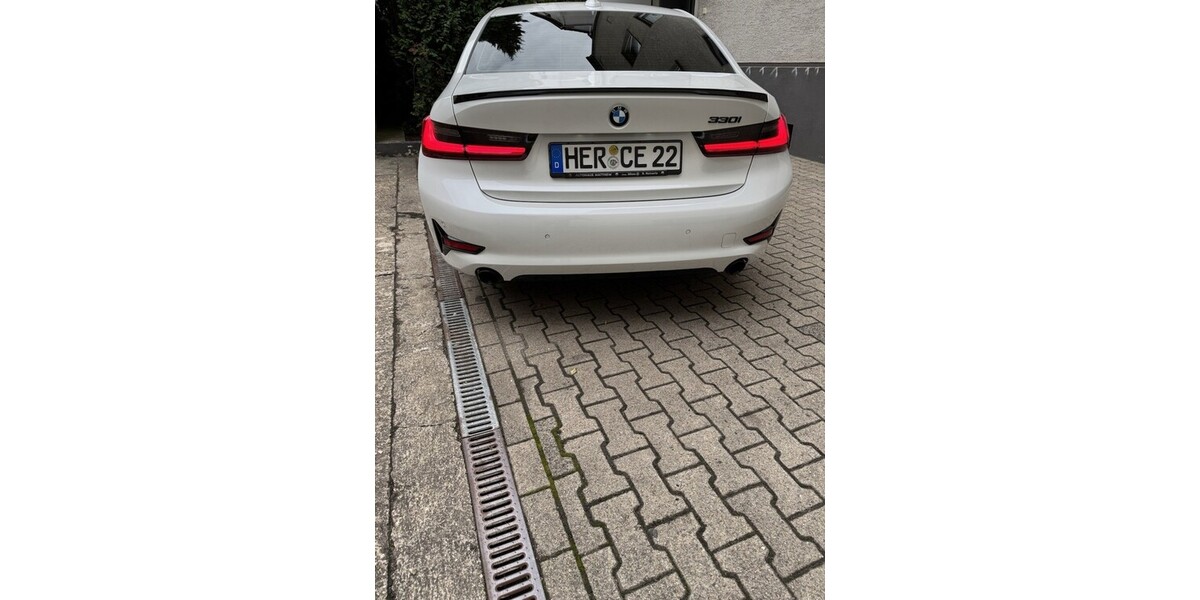 BMW 330i 61.300 km 33.500 € Herne 44623
