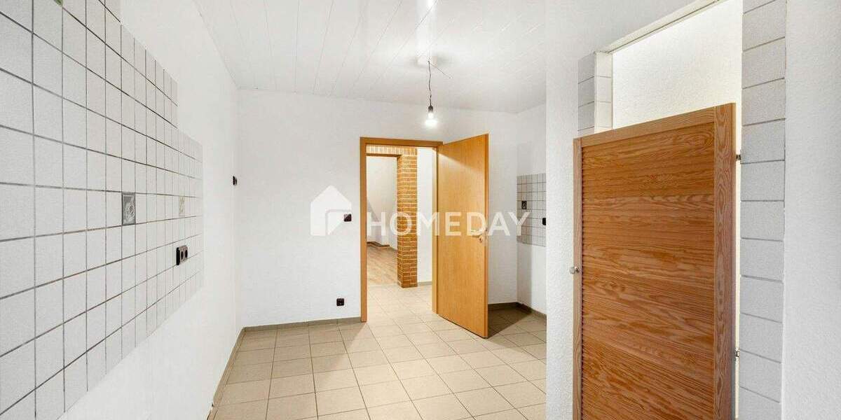 Etagenwohnung Duisburg Marxloh - 3 Zimmer, 106 m&sup2;, 99.000&euro; | Angebot:25373572