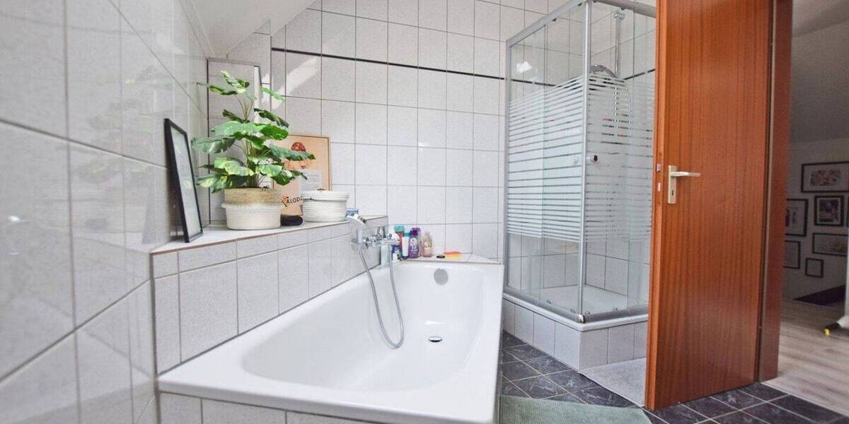 Reihenmittelhaus Hattingen Welper - 3 Zimmer, 118 m&sup2;, 410.000&euro; | Angebot:26291734