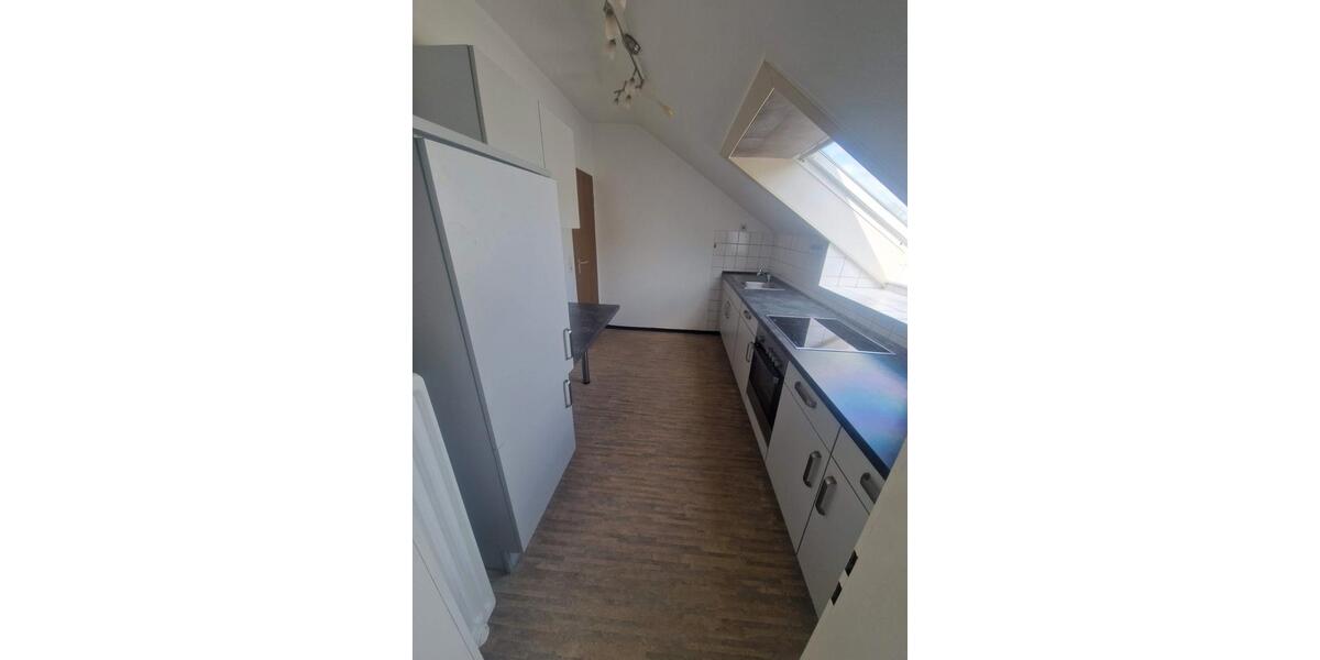 Dachgeschoßwohnung Wesel Fusternberg - 2 Zimmer, 60 m&sup2;, 670&euro; | Angebot:26024027