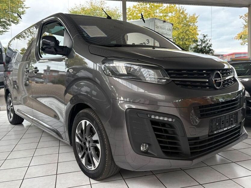 Zafira Life
