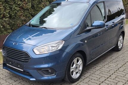 Ford Tourneo Courier 63.000 km 10.990 &euro; Hünxe 46569