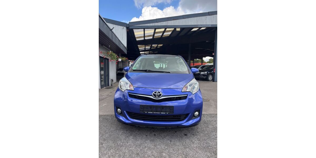 Toyota Verso-S 68.000 km 5.990 € Essen 45356
