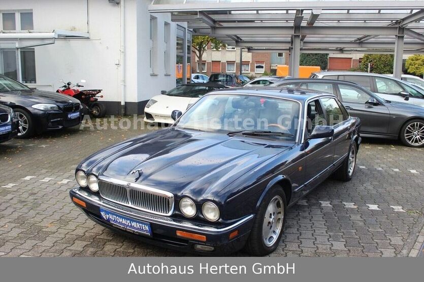 XJ