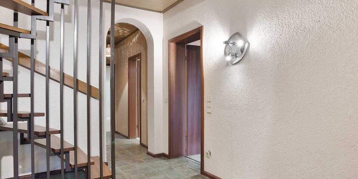 Attraktive Doppelhaushälfte mit Garage und Gartenidylle in Ratingen-Homberg 5 zimmer