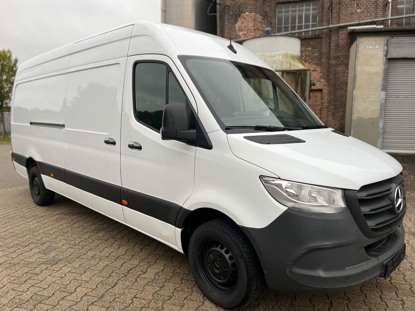 Mercedes-Benz Sprinter 172.839 km 24.900 € Essen 45136