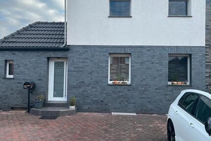 Sofort einziehen und wohlfühlen - modernisiertes Reihenendhaus 6 zimmer