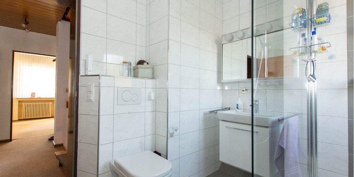 Reihenmittelhaus mit großzügigem Dachgeschoss #Garage #ruhige Lage 5 zimmer