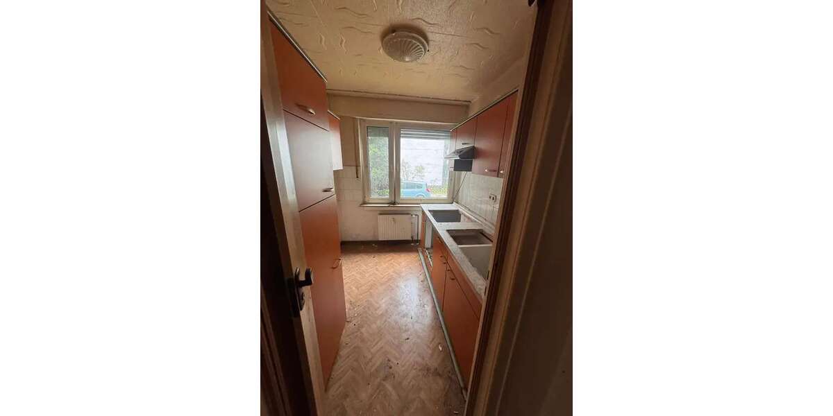 Wohnung zum Kaufen in Duisburg 135.000 € 92.96 m² 4 zimmer