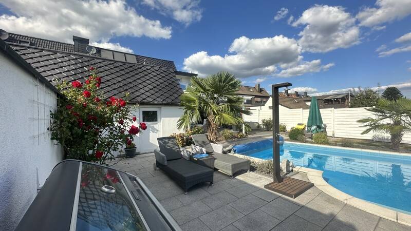 Kernsaniertes Traumhaus mit Sauna, Swimmingpool und hochwertiger Ausstattung! 5 zimmer