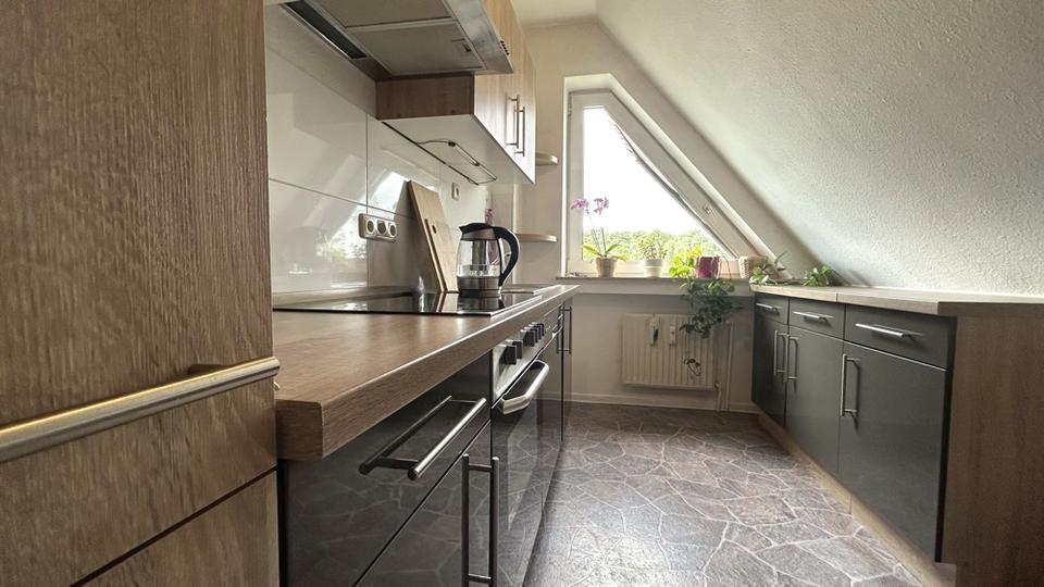 Ideal für Singles oder Paare – Helle Dachgeschoßwohnung mit Einbauküche in Gladbeck-Brauck
