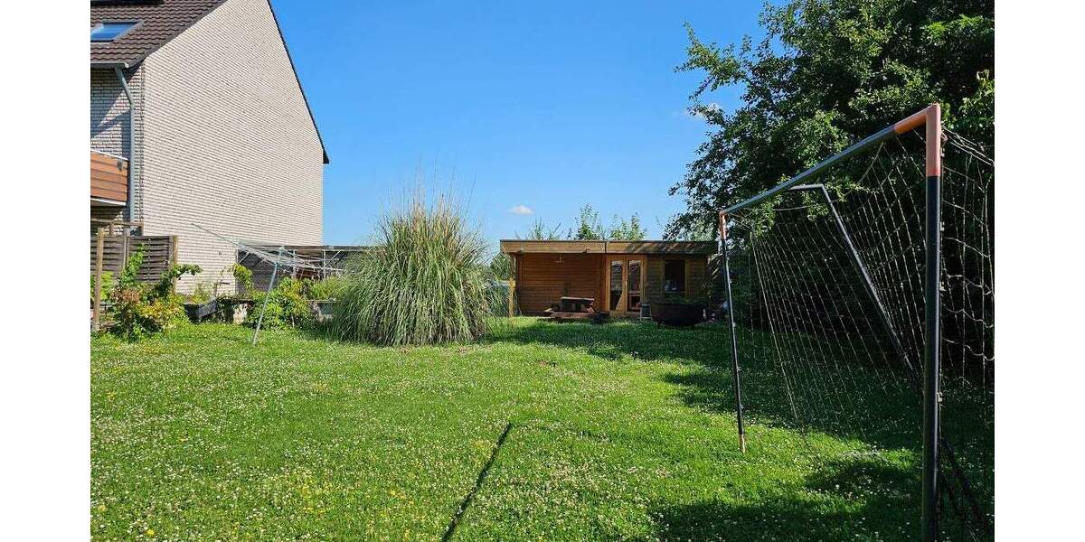 Großer Garten, freier Blick, viel Potenzial – Ihr neues Familienhaus in Kamp-Lintfort 5 zimmer