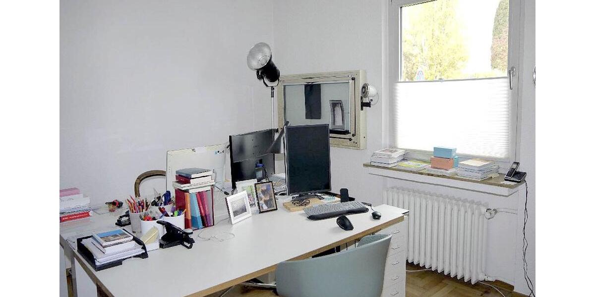 Einmalige Gelegenheit! Anspruchsvolles Wohnhaus mit Parkgrundstück in Top-Lage 8 zimmer