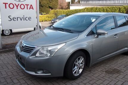 Toyota Avensis 214.404 km 7.999 &euro; Ratingen 40882