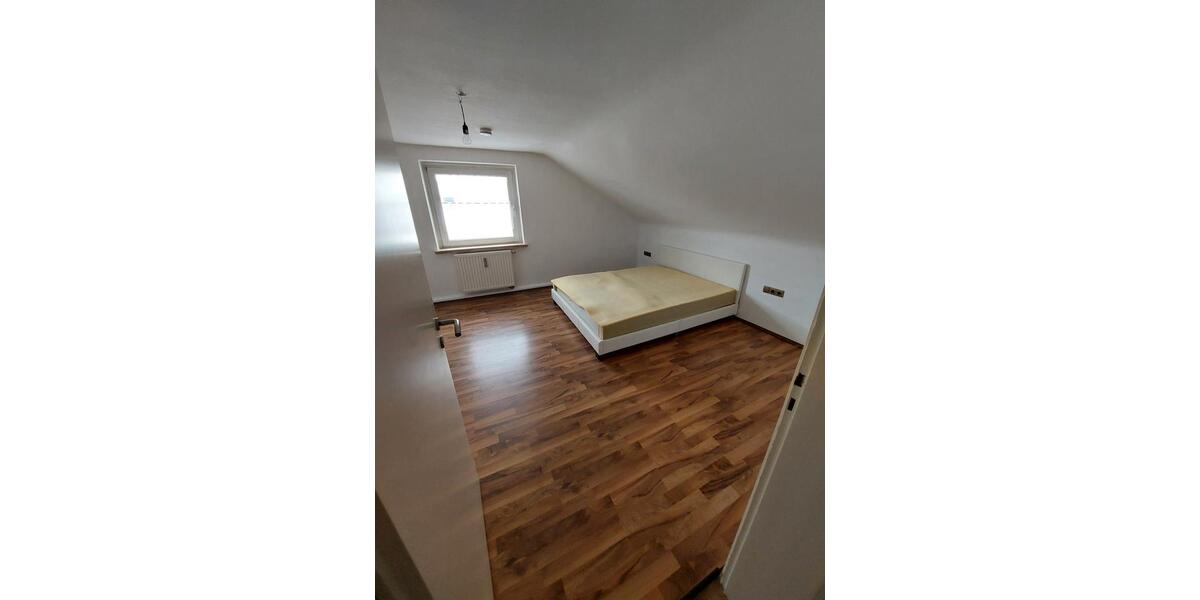 Dachgeschoßwohnung Velbert - 2 Zimmer, 50 m&sup2;, 490&euro; | Angebot:27592869