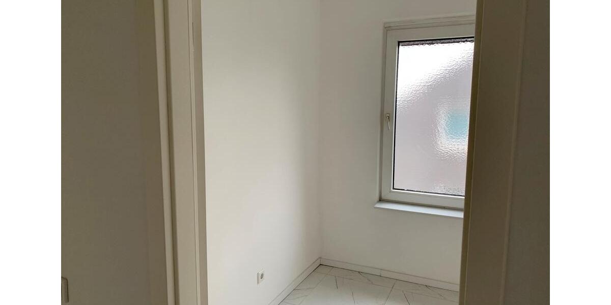 Dachgeschoßwohnung Oberhausen Schmachtendorf - 4 Zimmer, 85 m&sup2;, 600&euro; | Angebot:26670217