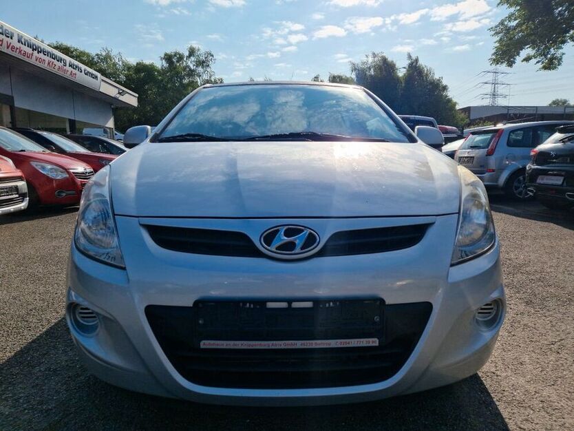 i20