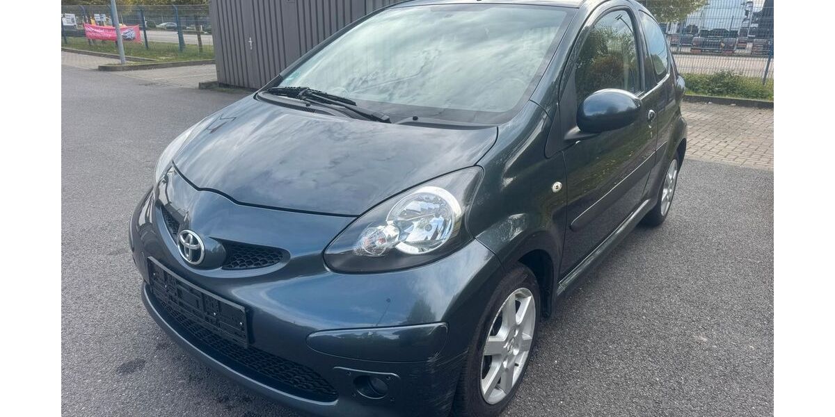 Toyota Aygo (X) 194.000 km 1.200 &euro; recklinghausen 45659