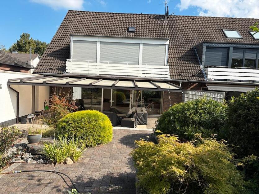 Einseitig freistehendes EFH mit uneinsehbarem Sonnengarten zimmer