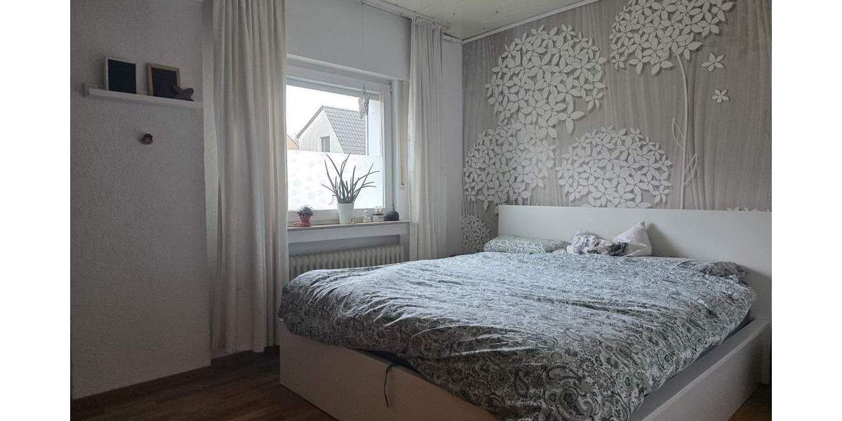 Lichtdurchflutete Eigentumswohnung mit Garten & vielseitigem Souterrain 5 zimmer