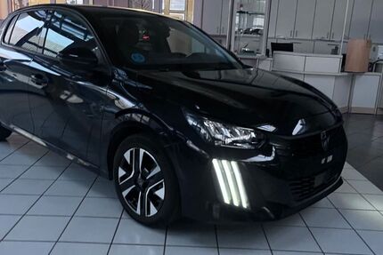 Peugeot 208 27.000 km 15.100 &euro; Gelsenkirchen 45892