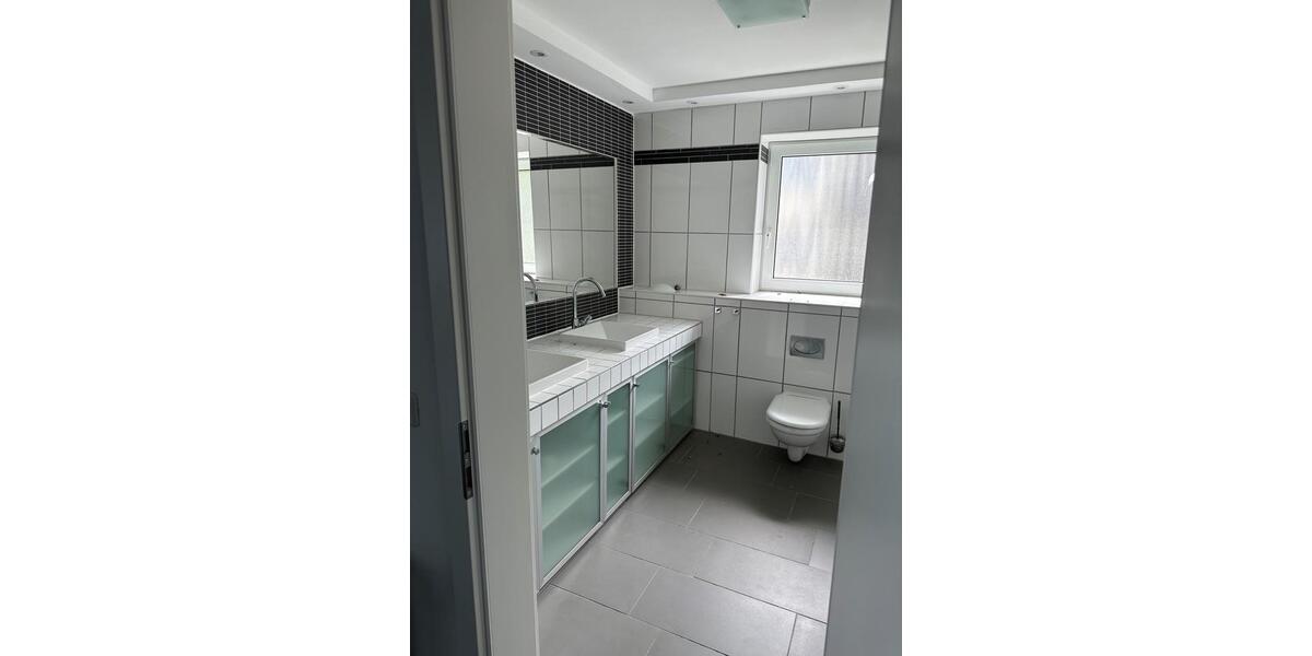 Einfamilienhaus Bochum Bochum-Südwest - 6.5 Zimmer, 200 m&sup2;, 1.952&euro; | Angebot:27615731