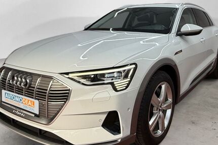 Audi e-tron 76.583 km 99.999 &euro; Dinslaken 46539