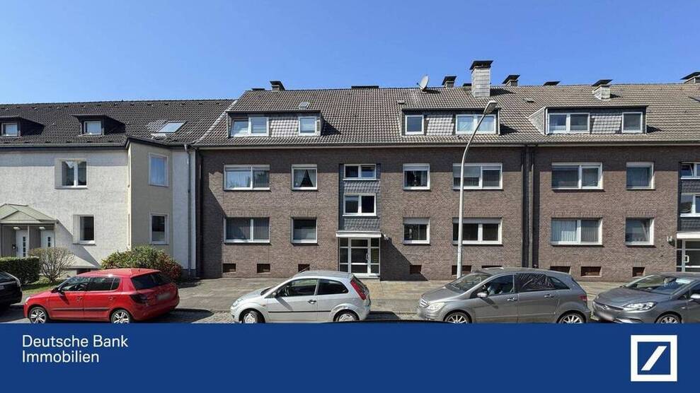 3 Zimmer-Erdgeschoss-Wohnung mit Balkon und Garage in