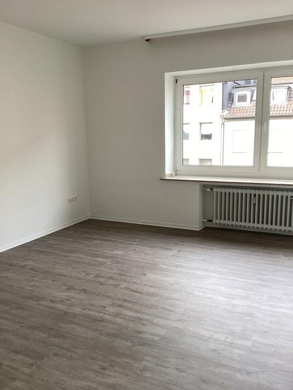 Auto? Unnötig! Mitten in der City: zentrale 4-Zimmer-Wohnung (keine Zahlung über das Jobcenter) zimmer