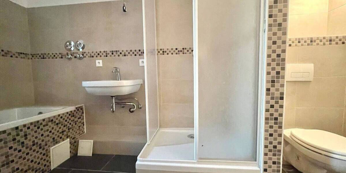 Etagenwohnung Duisburg Ruhrort - 3 Zimmer, 90 m&sup2;, 219.000&euro; | Angebot:26438519