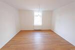 Große 2 Zimmerwohnung komplett renoviert