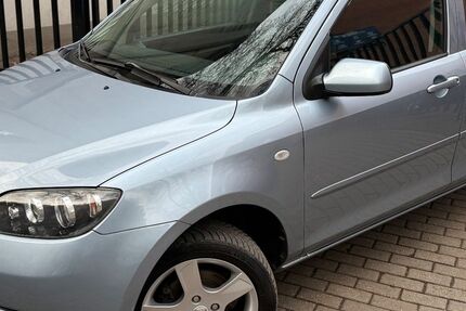 Mazda 2 104.000 km 3.490 &euro; Duisburg 47166